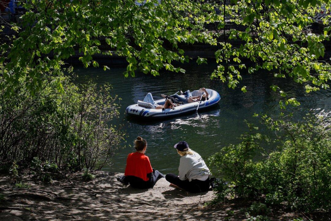 Sunlight Destroys CCP Virus Quickly: Government Tests