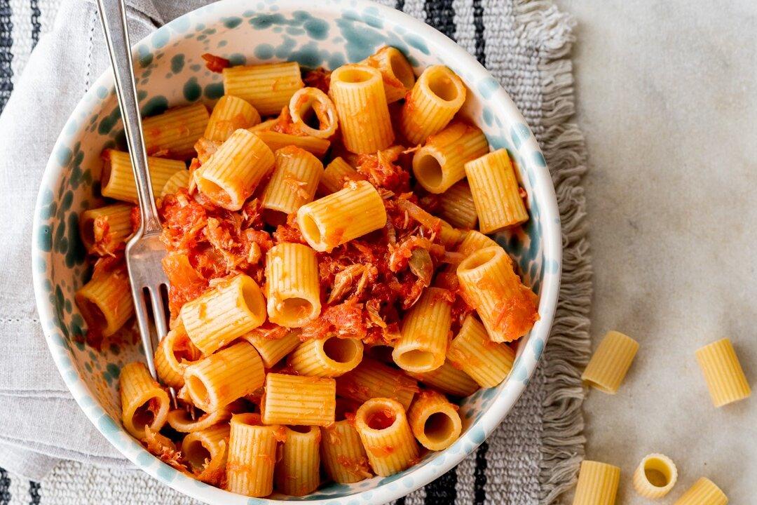 Pasta With Tuna and Tomato Sauce