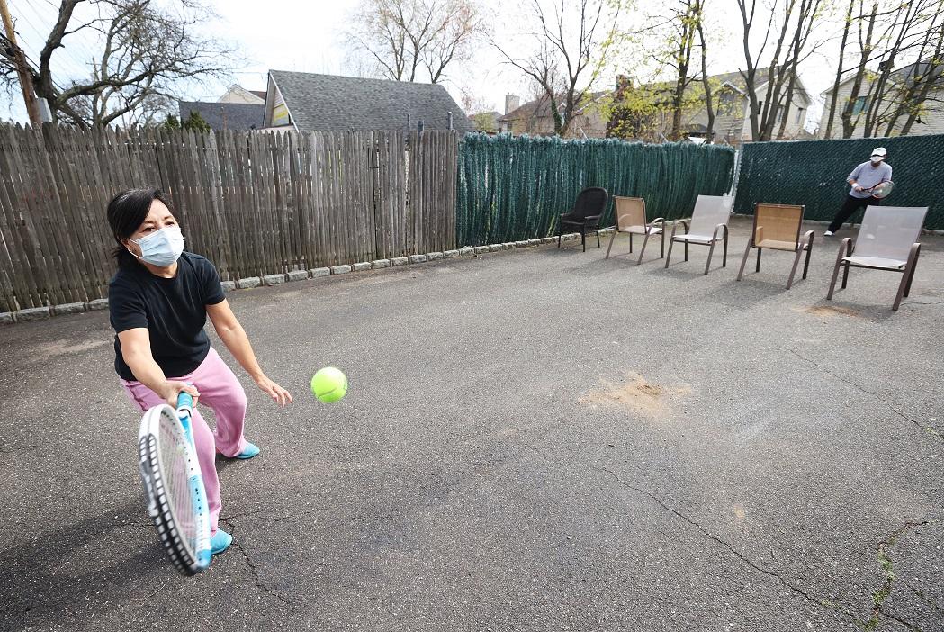 Lockdown Theater Brings Hoopla and Amateur Epidemiologists