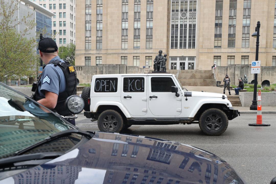 Hundreds Gather in North Carolina, Missouri to Protest Lockdown Measures