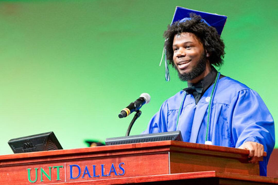 College Student Became Homeless but Graduates With Psychology Degree Thanks to Caring Councilor