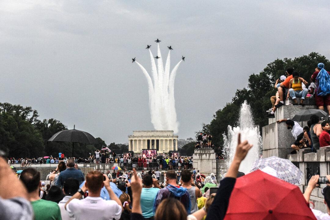 Trump: Air Force, Navy Will Perform ‘Air Shows’ as Tribute to Healthcare Workers