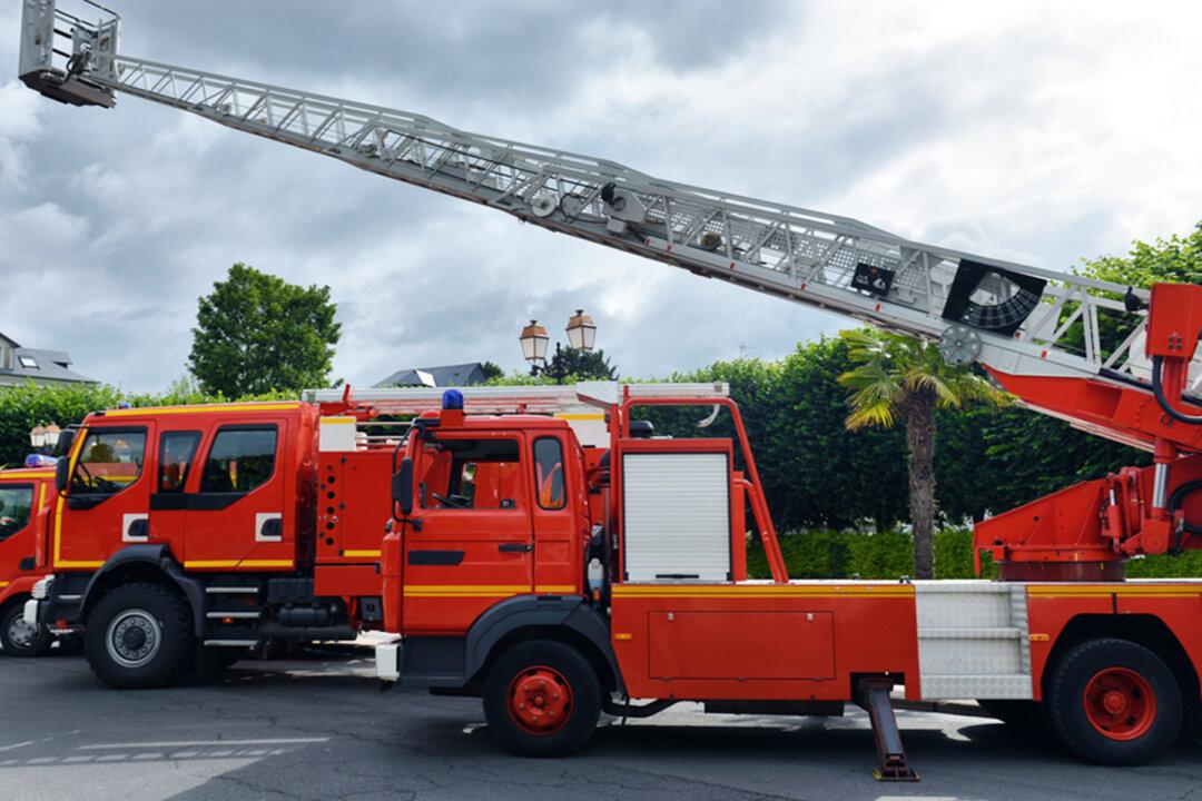Wisconsin Firefighters Form Giant Heart With Fire Trucks As Tribute to Health Care Workers