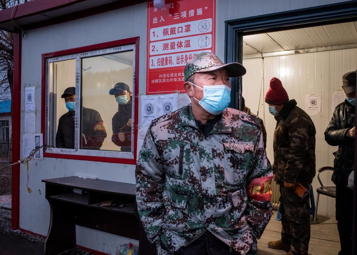 Chinese Resident Under Virus Lockdown Stabs a Pandemic Control Volunteer to Death