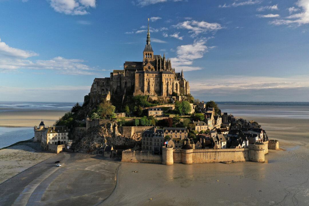 Pandemic Cuts Off France’s Mont Saint-Michel