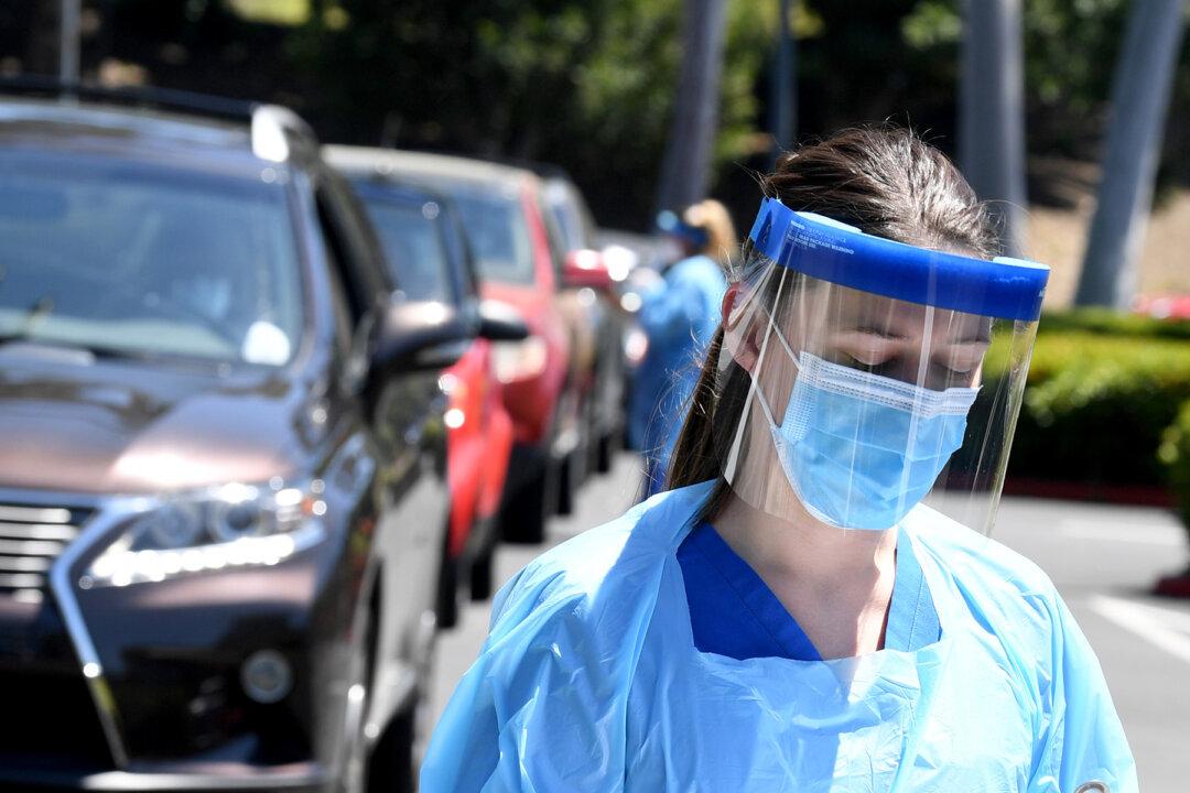Masked Medics Face Off Against Anti-Lockdown Protestors Refusing to Self-Quarantine in Colorado
