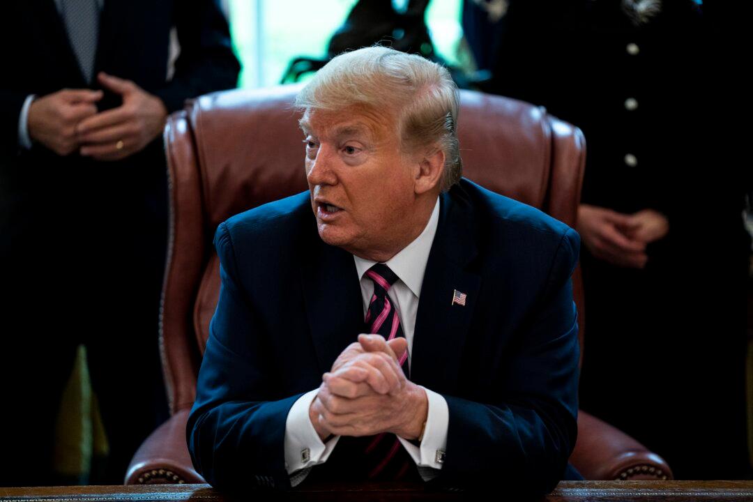 Trump Floats Having Government Buy Years of Airline Tickets at Discount