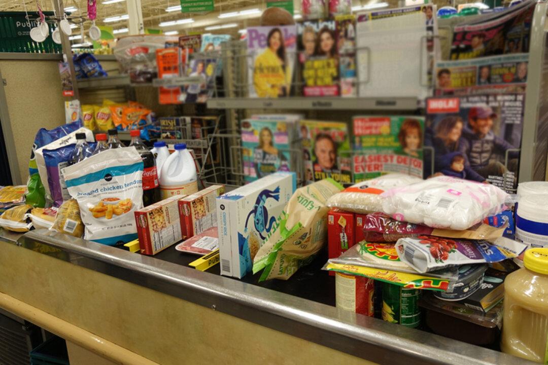 Mom With 16 Children Accused of Hoarding Groceries Writes Heartfelt Response on Facebook