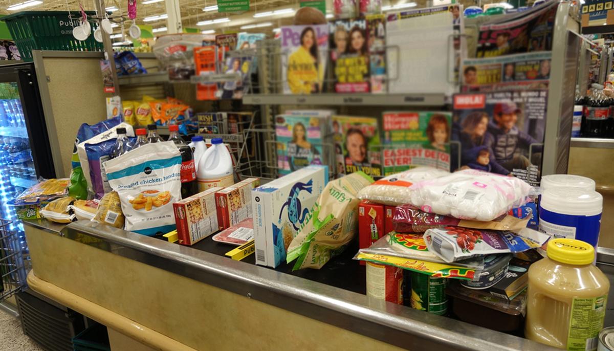 Mom With 16 Children Accused of Hoarding Groceries Writes Heartfelt Response on Facebook