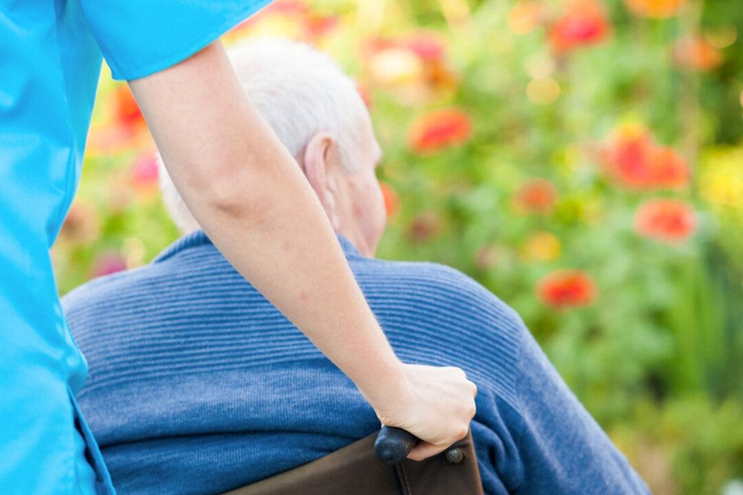 75-Year-Old Scottish Grandfather Beats COVID-19 Despite Having Only One Lung Due to Cancer