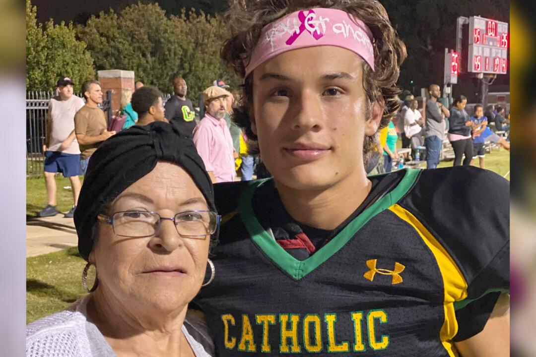 High School Football Player Surprises Grandma Fighting Breast Cancer With Touching Tribute During a Game