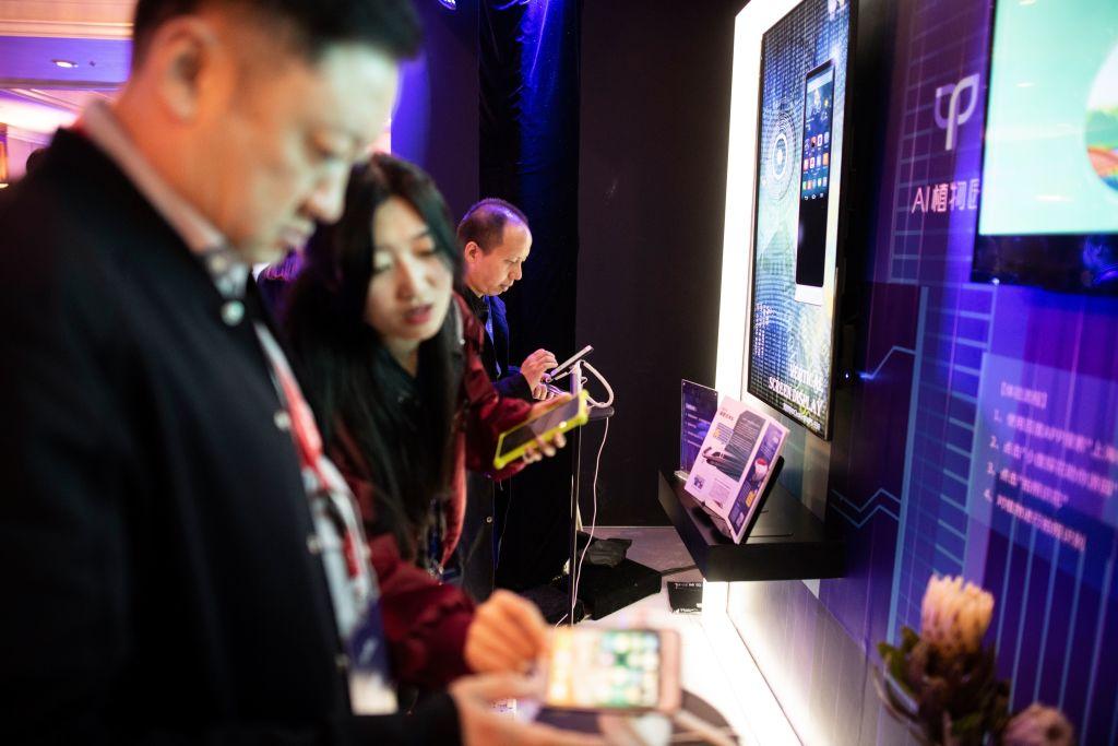 US Senators Propose Bill to Ban Federal Staff from Using Beijing-Backed Tech