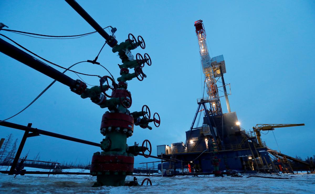 Oil Prices Maintain Upward Momentum Over Mounting Ukraine Tensions