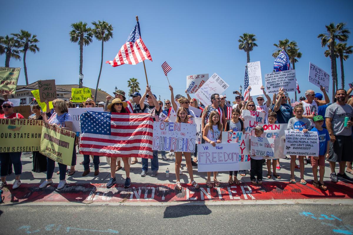 Huntington Beach Protest Shows Thousands Weary of Newsom’s Measures