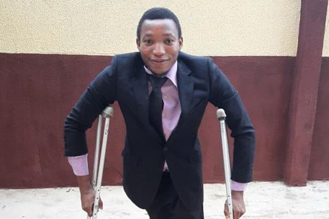 Students Called Disabled Math Teacher ‘Crutches,’ but Then He Turns the Tables and Inspires Them