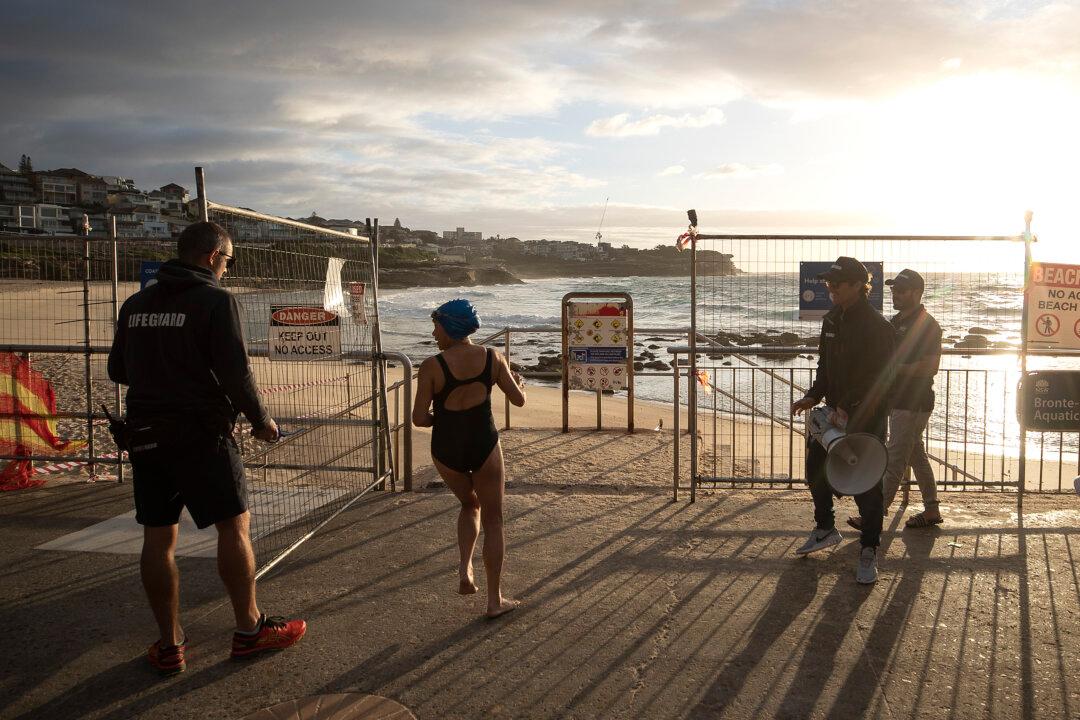 Nobel Prize-Winner Says Australia’s Virus Response Makes it a ‘Stand Out Loser’