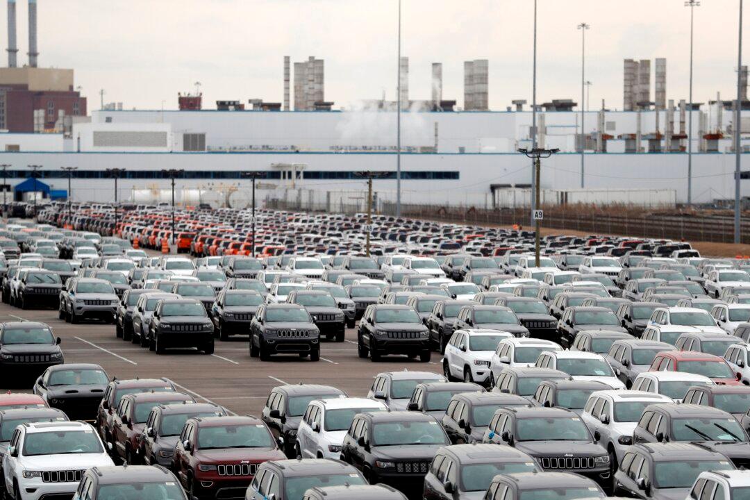 Detroit Automakers Push for Restart of Plants Within 2 Weeks