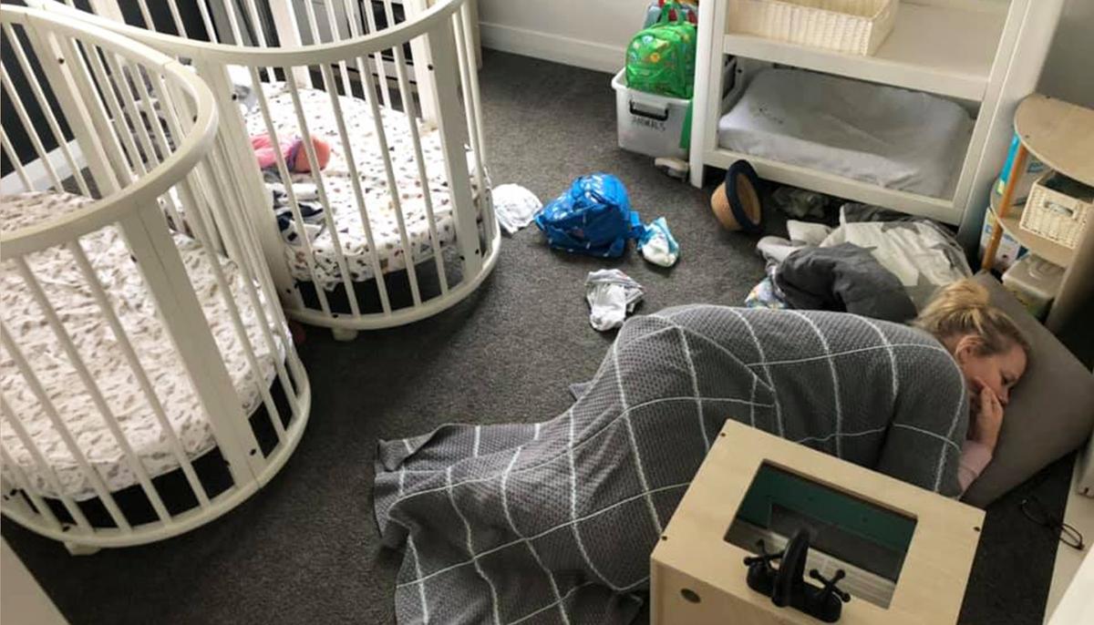 Dad Finds His Exhausted Wife Taking a Nap on the Floor and Has a Touching Response