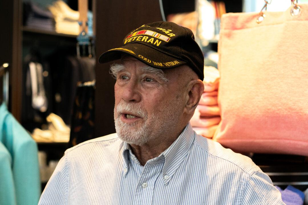 Businesses Across US Defy Lockdown Measures: ‘We Have No Choice’