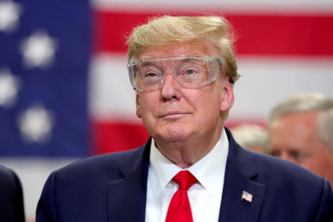 Trump Praises American Manufacturing at New Mask Facility in Arizona