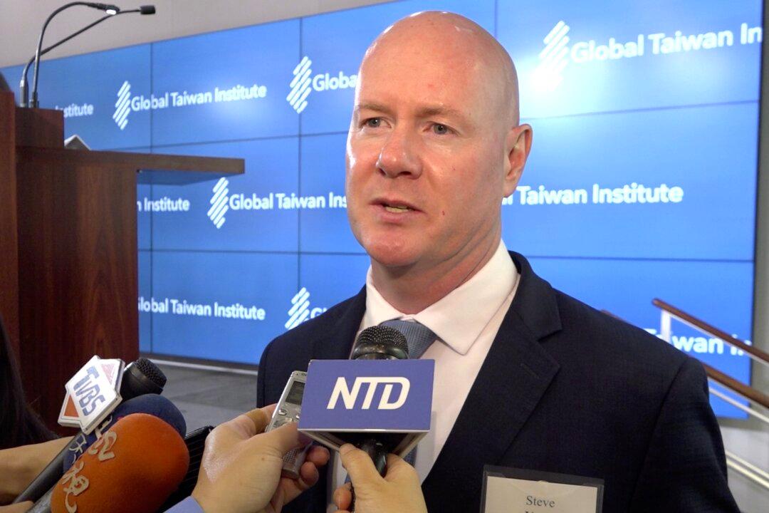 Former Official Calls for Biden Administration to Apply Clarity in Policy Towards China