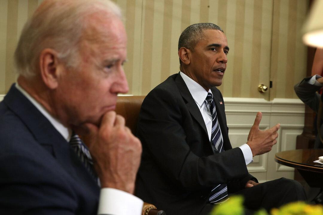 Obama Rebuked Ex-White House Doctor for Questioning Biden’s Mental Health: Email
