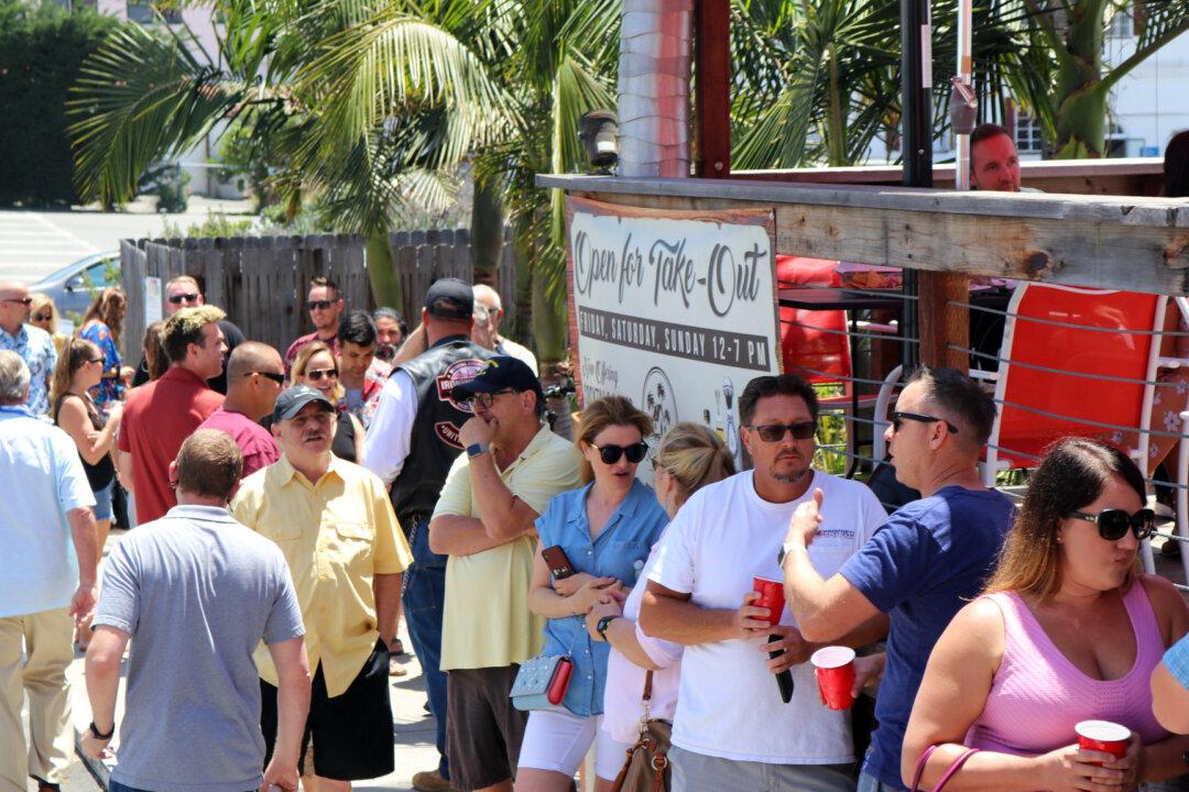 Orange County Shutters Bars Ahead of Holiday Weekend As COVID-19 Soars
