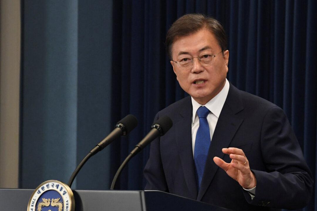 South Korean President Calls for End of Korean War