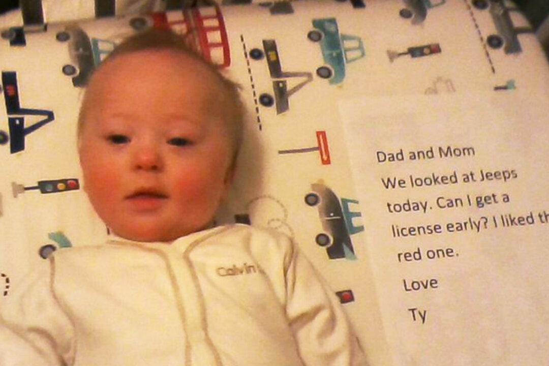 ‘Low-Tech’ Grandpa Unknowingly Creates Hilarious Memes While Babysitting Grandson