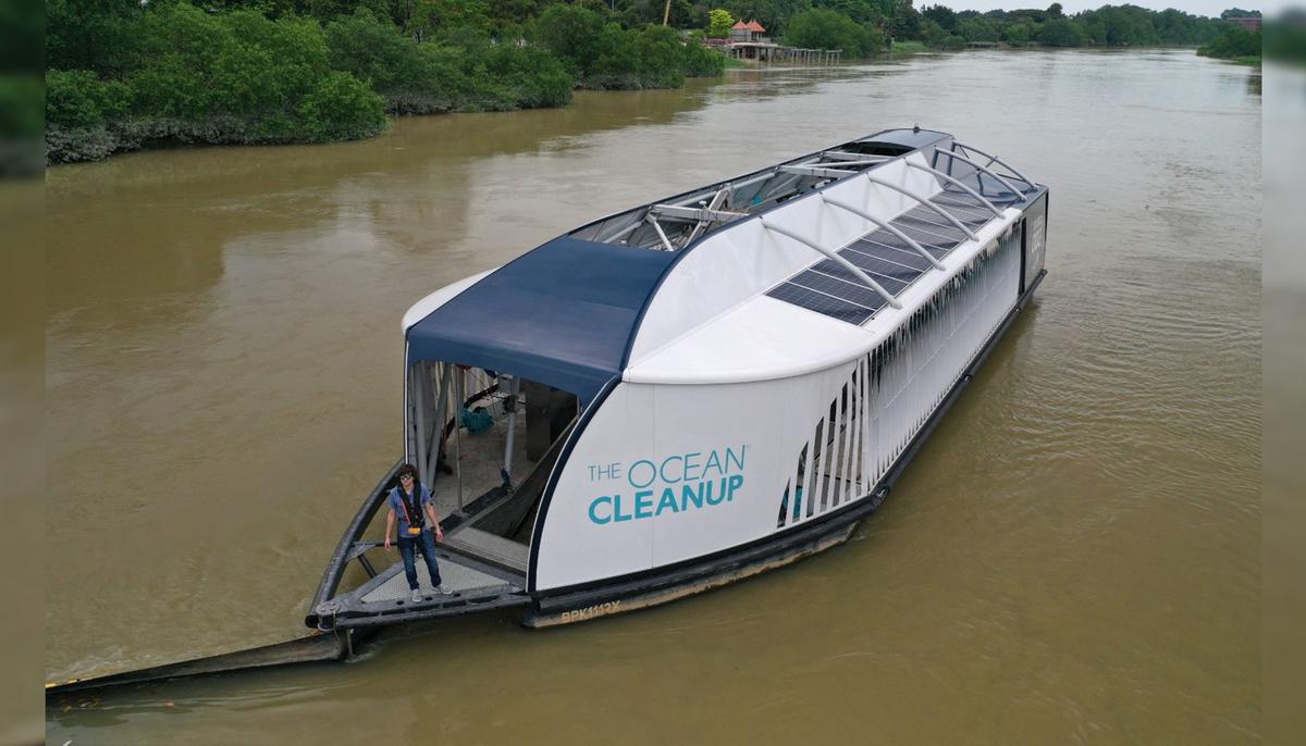 Man Creates Solar-Powered Barge That Picks Up Plastic Before It Even Reaches the Oceans