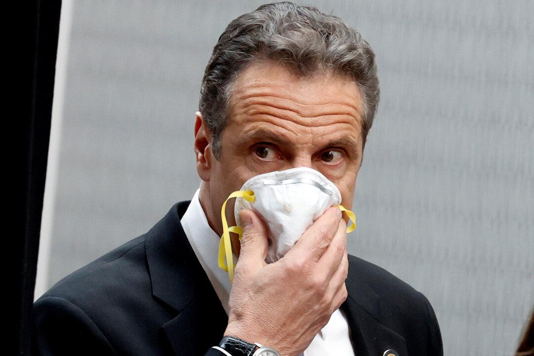 Cuomo Says New York City Restaurants May Close as Temperatures Drop In Fall