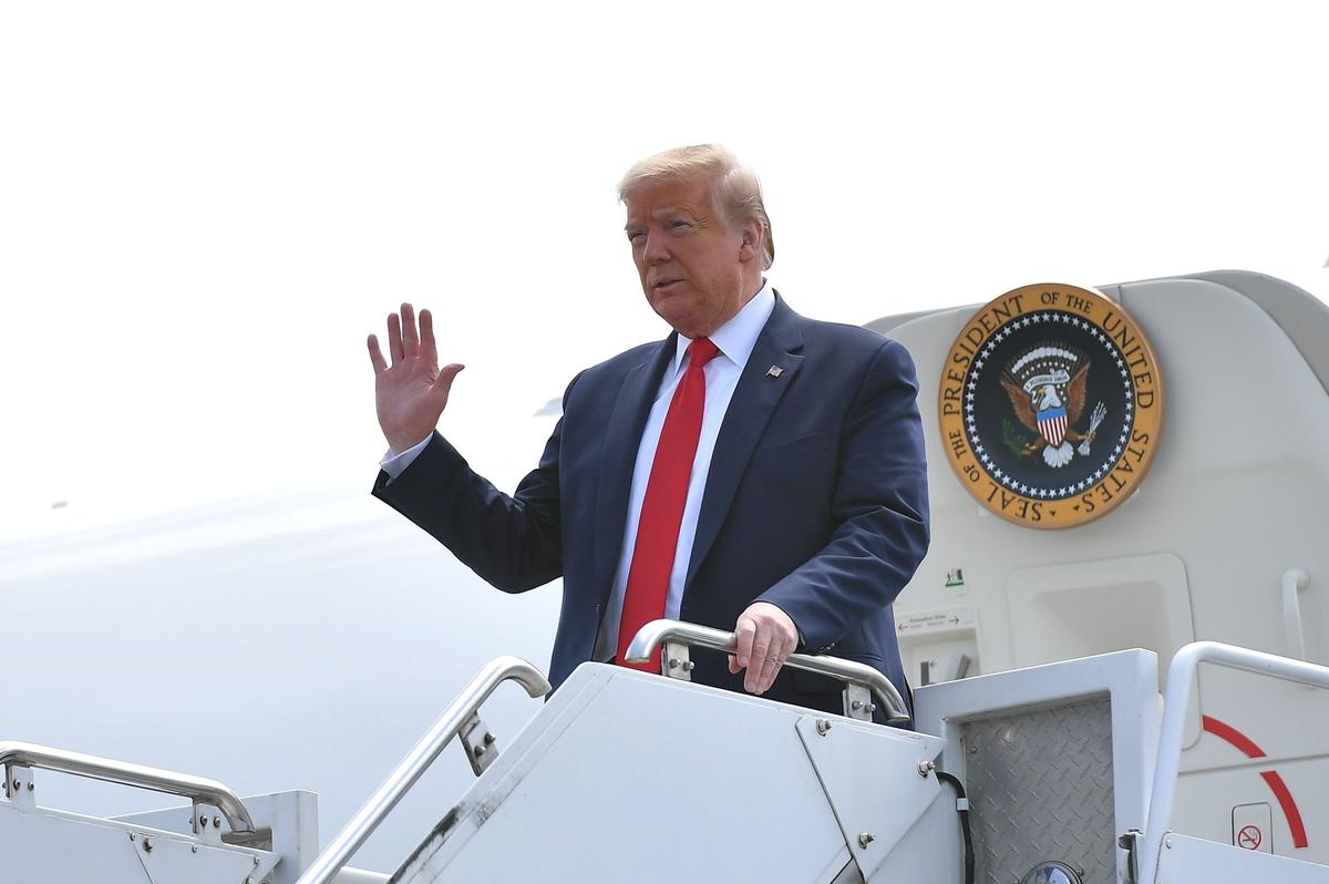 Trump Looking ‘Very Strongly’ at Chinese Stocks on US Exchanges