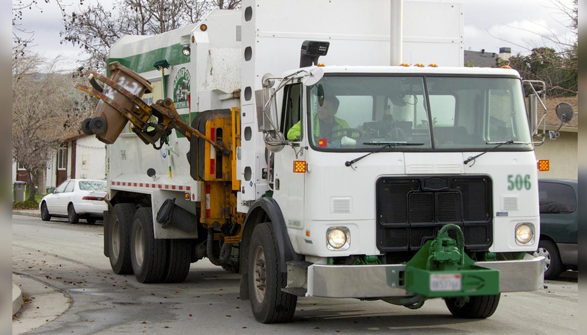 Garbage Truck Driver Sees 2 Grads During Home Lockdown Ceremony, Sings Ode in Their Honor