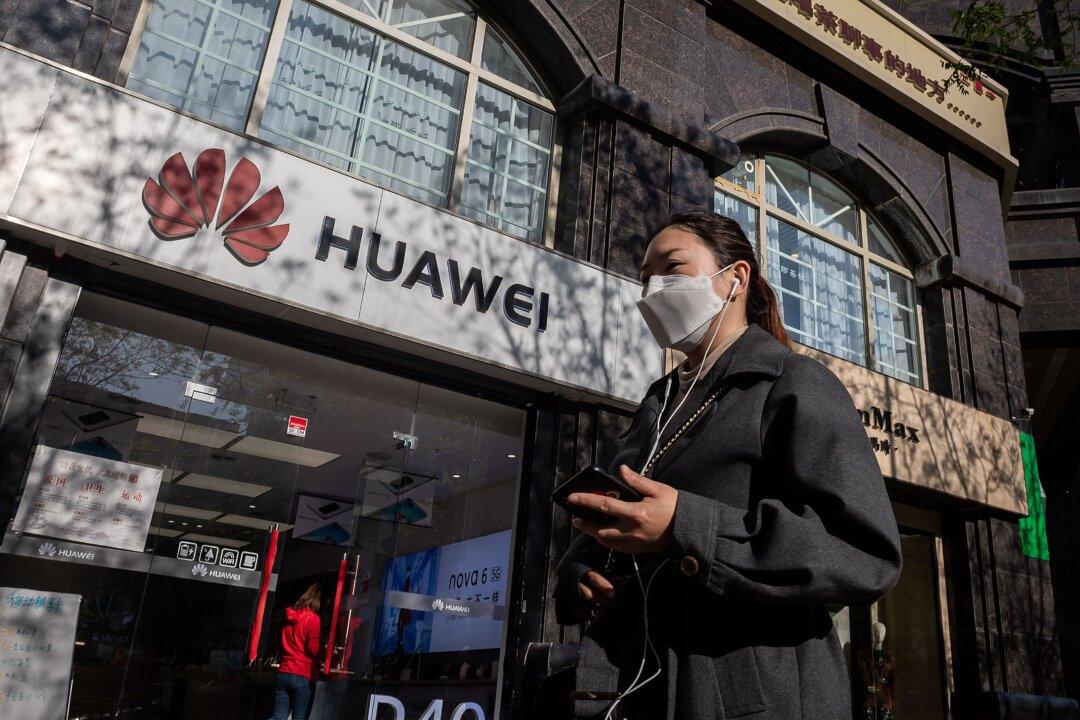 US to Block Huawei from Global Chipmakers, Closing a ‘Loophole’ Company Had Been Exploiting