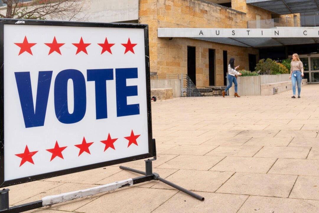 Judge Orders Texas to Allow Online Voter Registration With Driver’s License Renewal