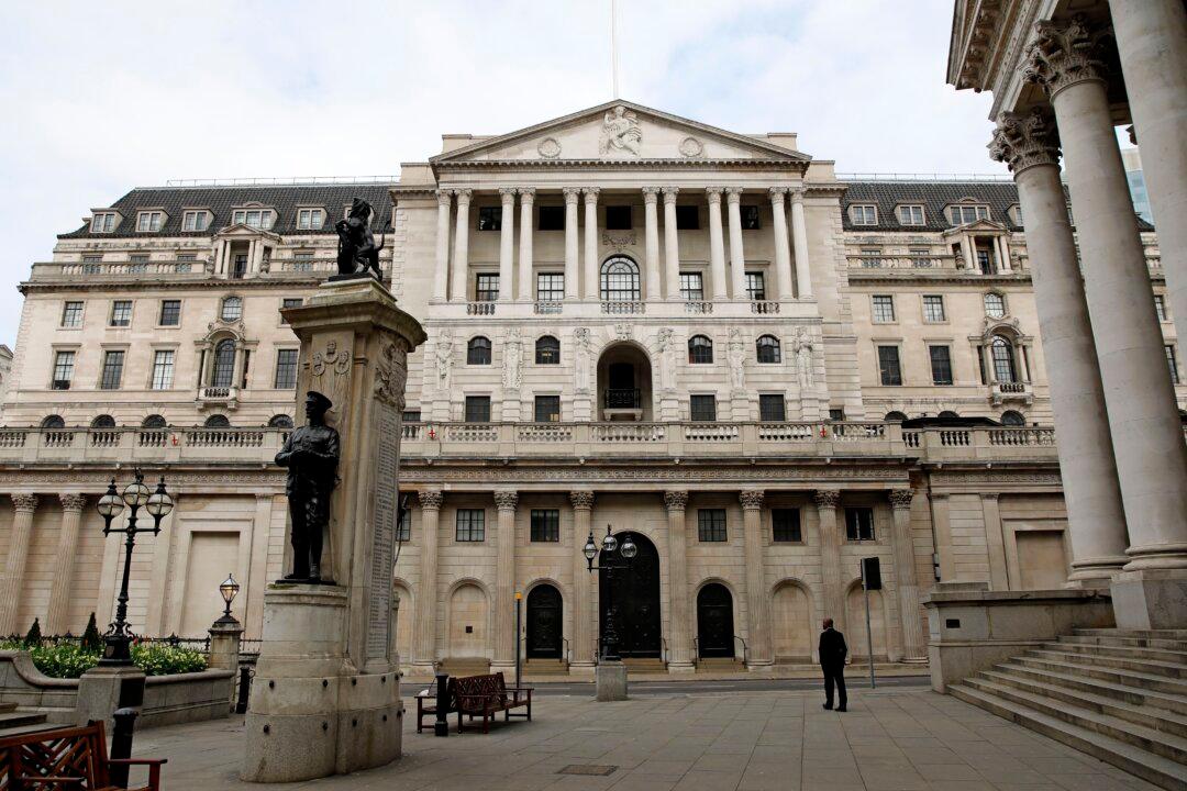 Venezuela Says Bank of England Is Refusing to Release Gold It Needs to Fight COVID-19