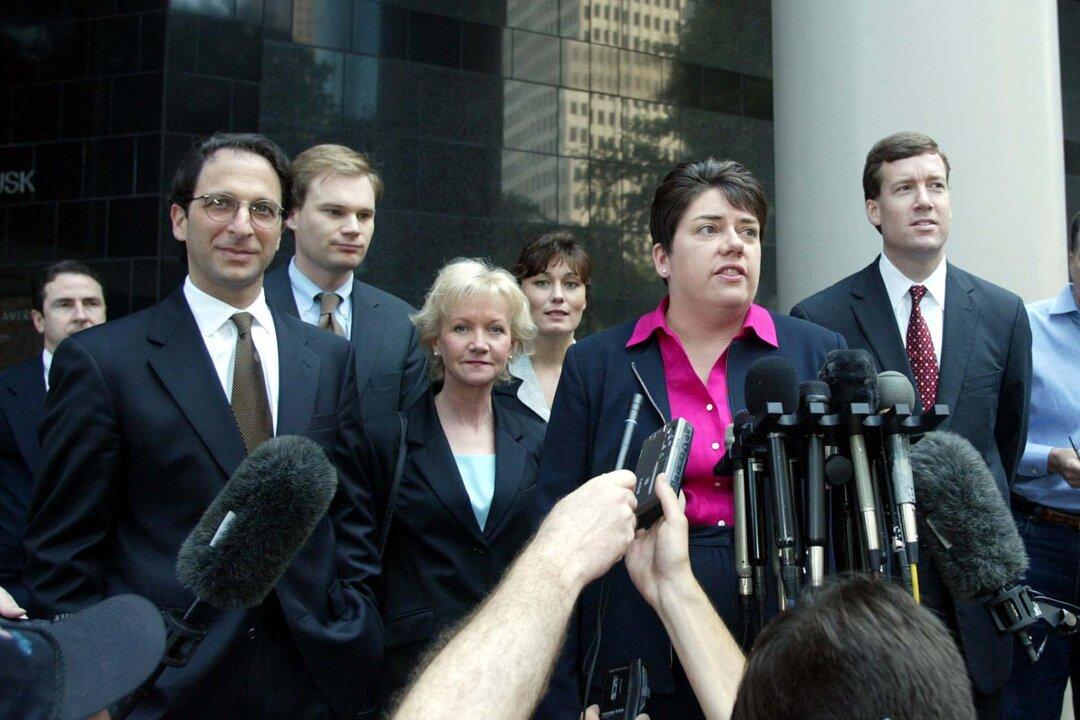 Top Mueller Prosecutor Andrew Weissmann to Headline Biden Fundraiser