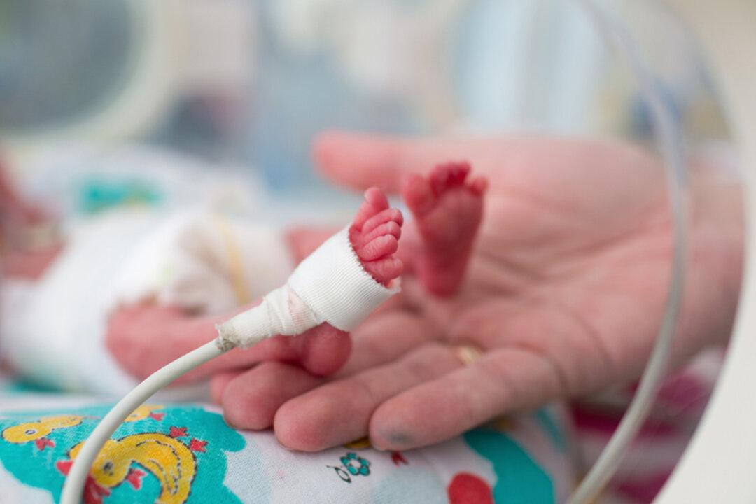 Miracle Baby Born 14 Weeks Premature Defies All Odds, Breathes on His Own 260 Days Later