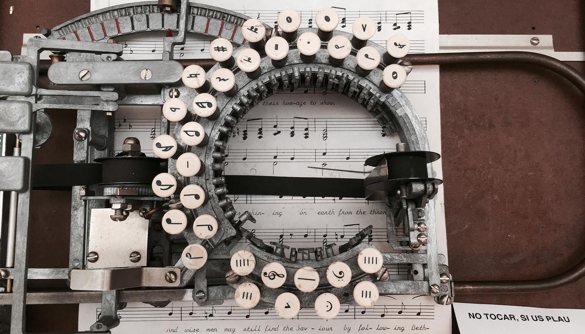 Rare Vintage Typewriter From the 1950s That Types Sheet Music