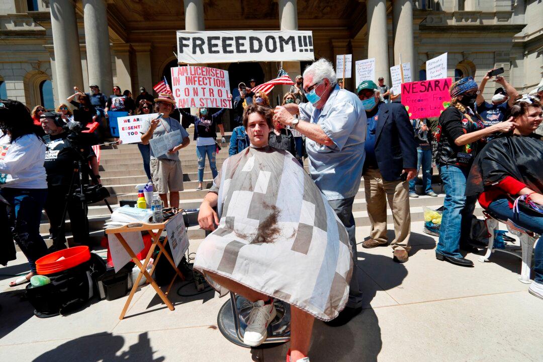 7 Barbers Ticketed for Cutting Hair at Michigan Capitol