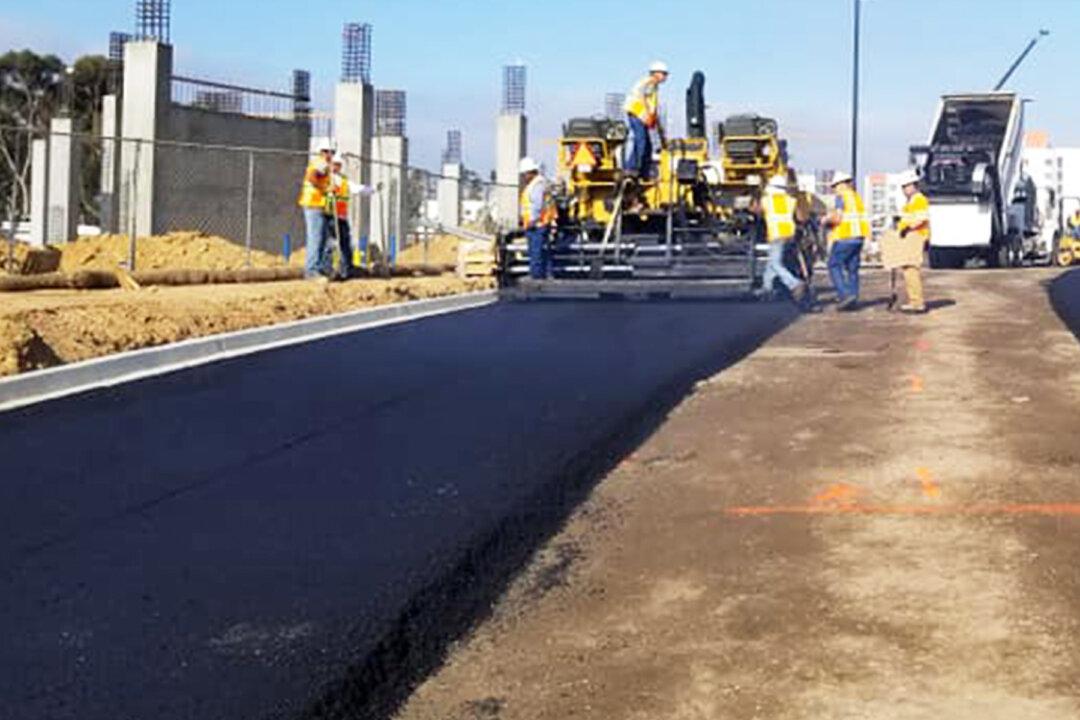 Scottish Inventor Paves Roads Made Out of Plastic Pellets to Reduce the World’s Plastic-Waste Crisis