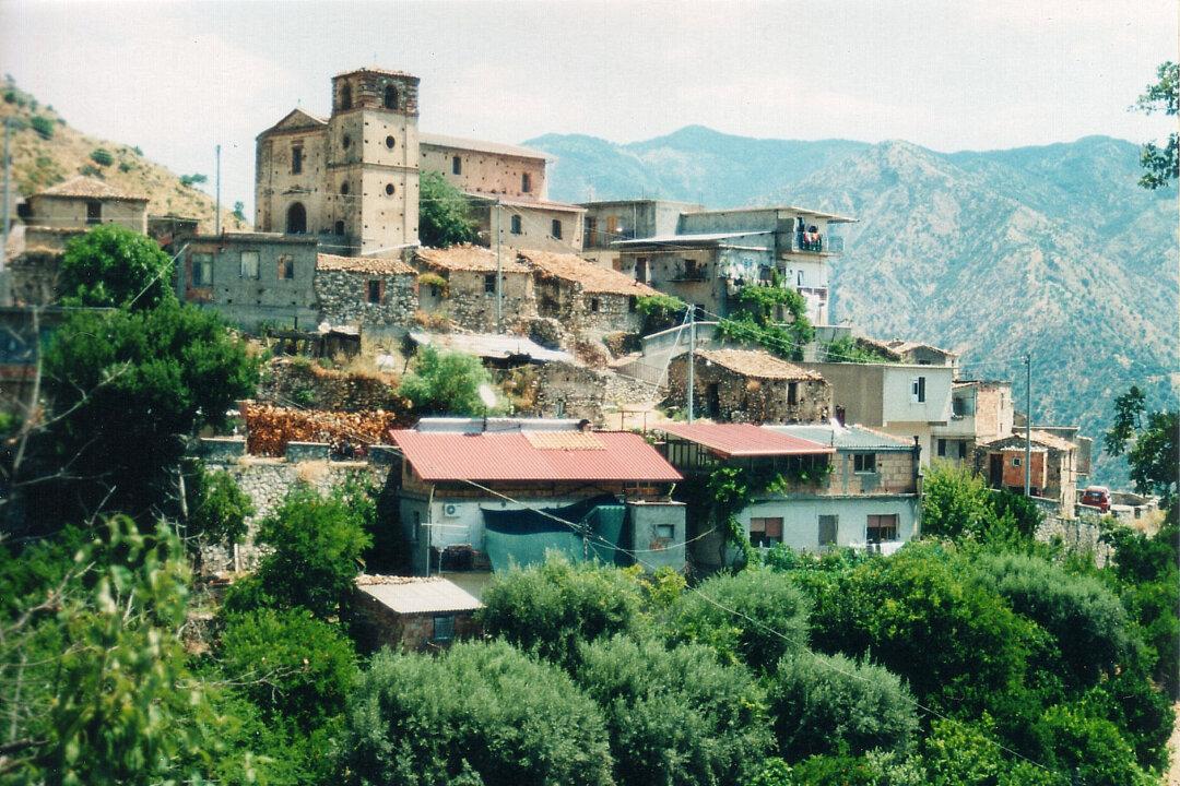 It’s All Greek in a Corner of Italy