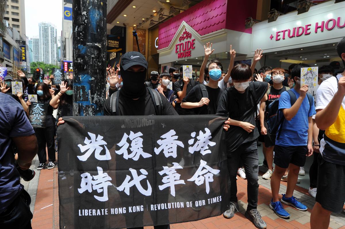 Hong Kong Protesters Preparing to Take Their Fight to City’s Legislative Building