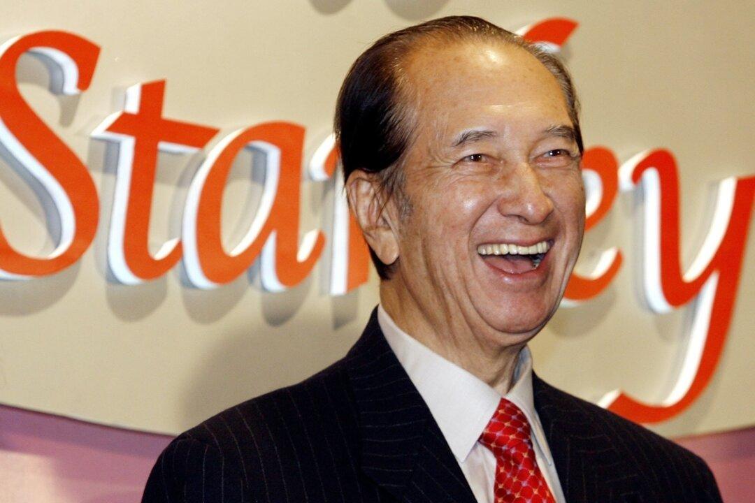 Stanley Ho, Who Built Macao’s Gambling Industry, Dies at 98