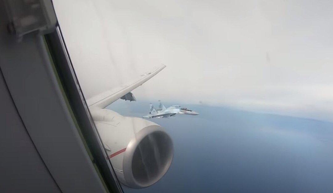 2 Russian Fighter Jets Intercept US Navy Plane Over Mediterranean, Videos Show