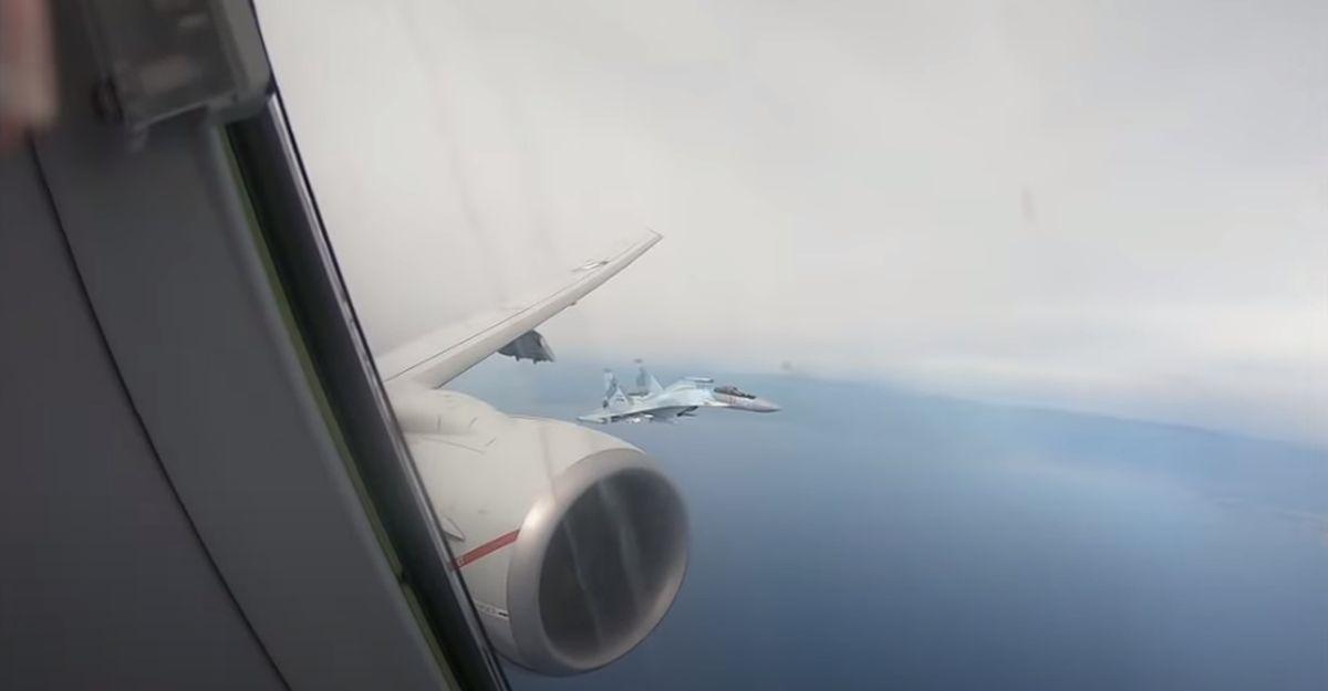 2 Russian Fighter Jets Intercept US Navy Plane Over Mediterranean, Videos Show