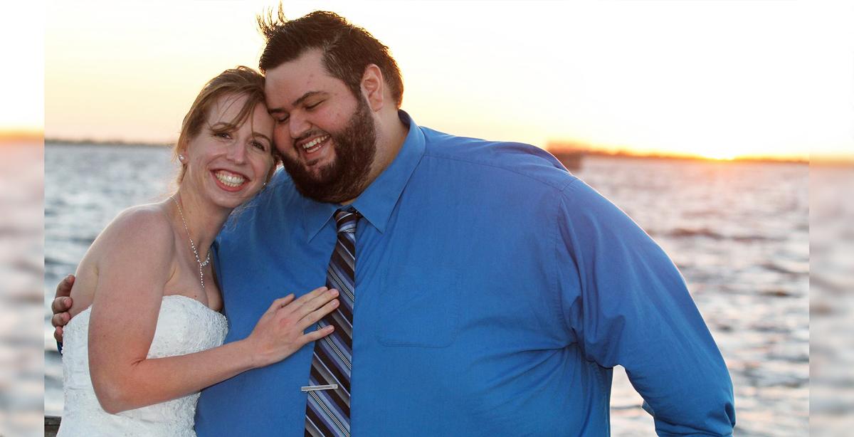 Obese Man Loses 300lb in 15 Months Before Marrying High School Sweetheart