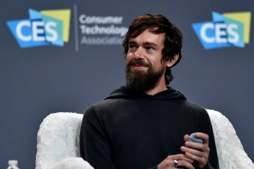 Twitter CEO Defends Fact-Checking Trump Ahead of Planned Executive Order