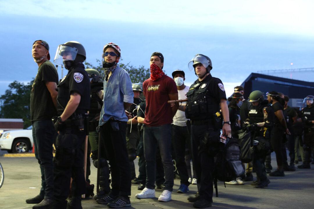 Minneapolis Settles With 12 Injured George Floyd Protesters, Police Barred From Arresting Lawful Protesters