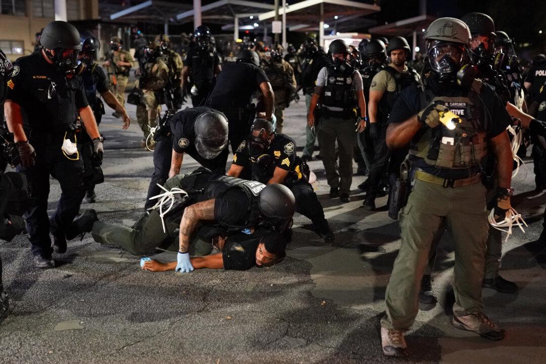 Atlanta Mayor: 2 Officers Fired in ‘Excessive Force’ Arrests